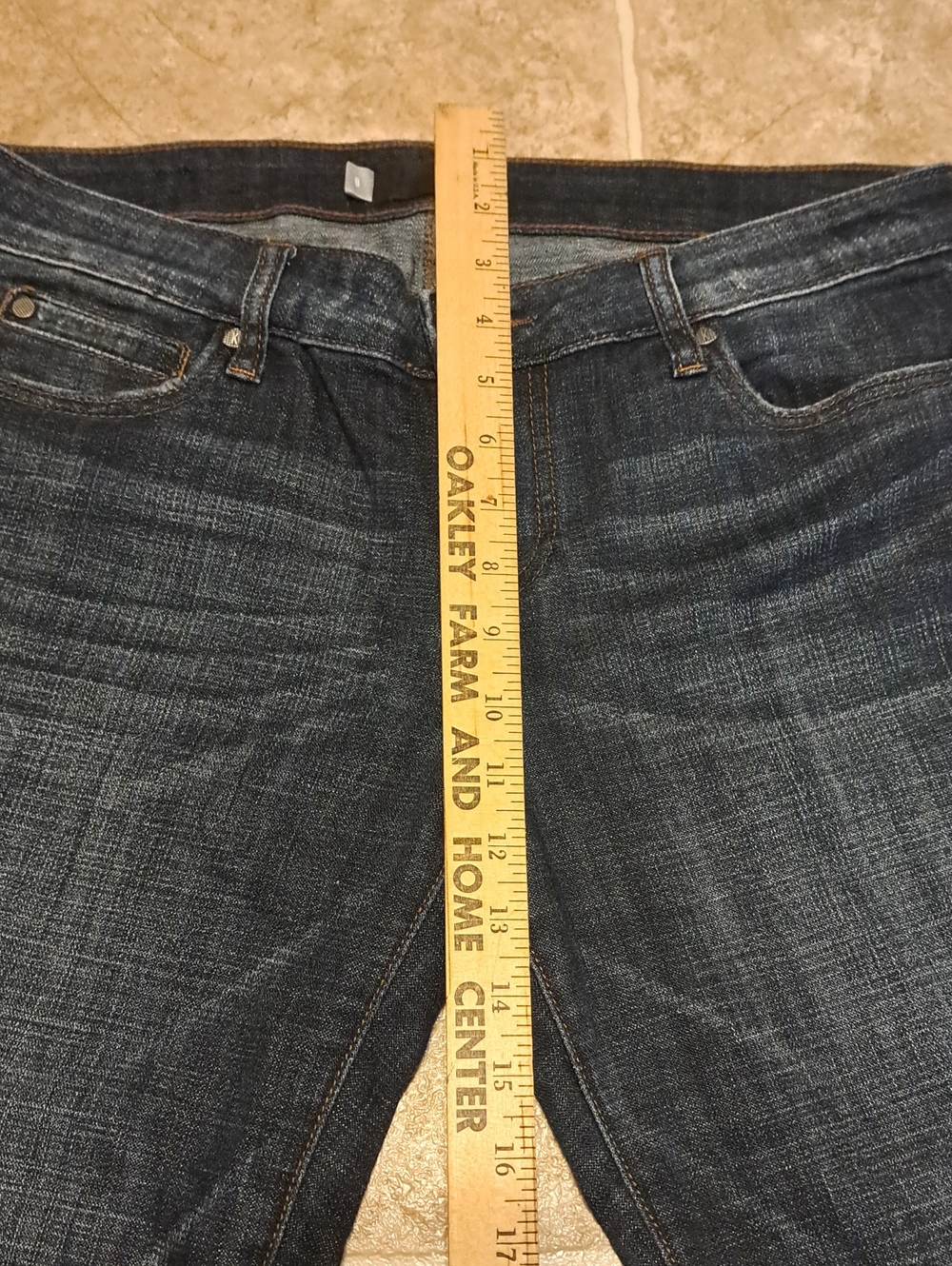 Kut from the Kloth Dark Indigo Cropped Stretch Jeans. Size 8. - Picture 7 of 12